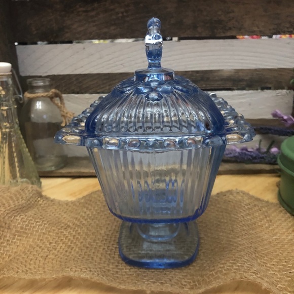 Vintage Indiana Glass Co Candy Dish #7830 - Picture 4 of 11